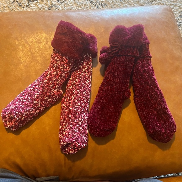 NWOT Jane and Bleecker Fuzzy Slipper Socks - Picture 1 of 16